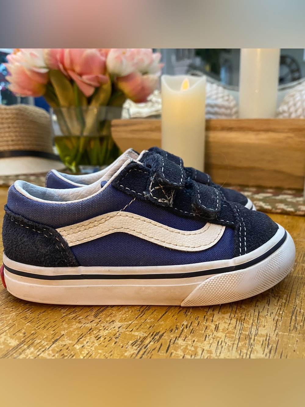 The Cutest Vans Old Skool V Skate Shoe - Toddler size 7.